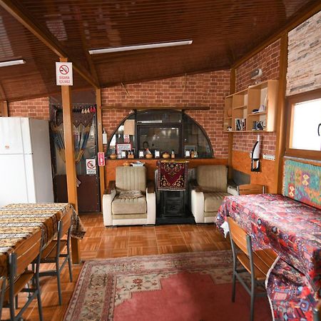 סלצ'וק Anz Guest House Pansiyon מראה חיצוני תמונה