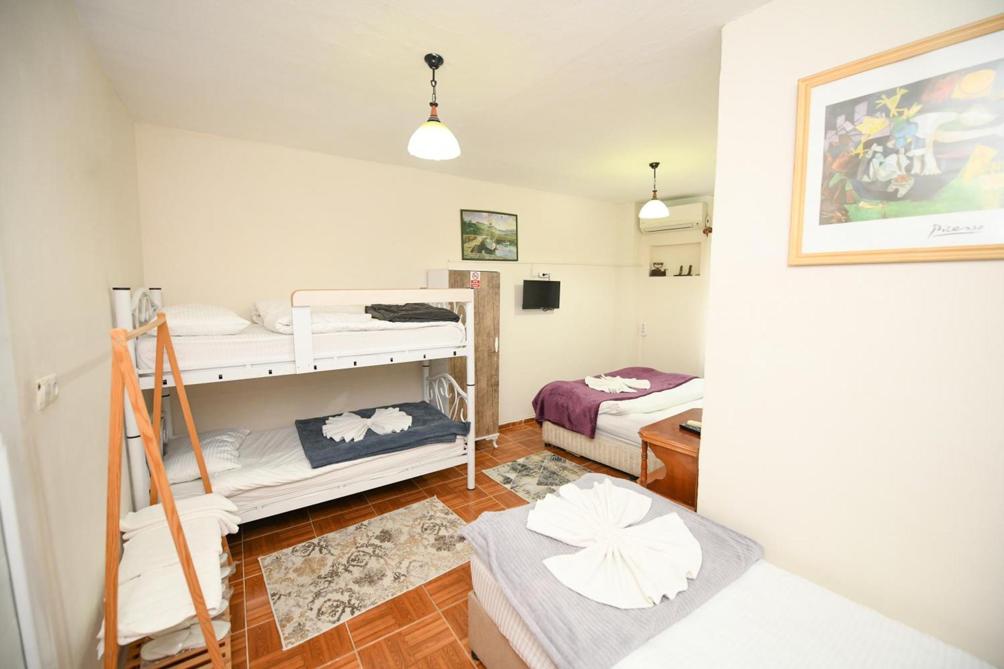 סלצ'וק Anz Guest House Pansiyon מראה חיצוני תמונה