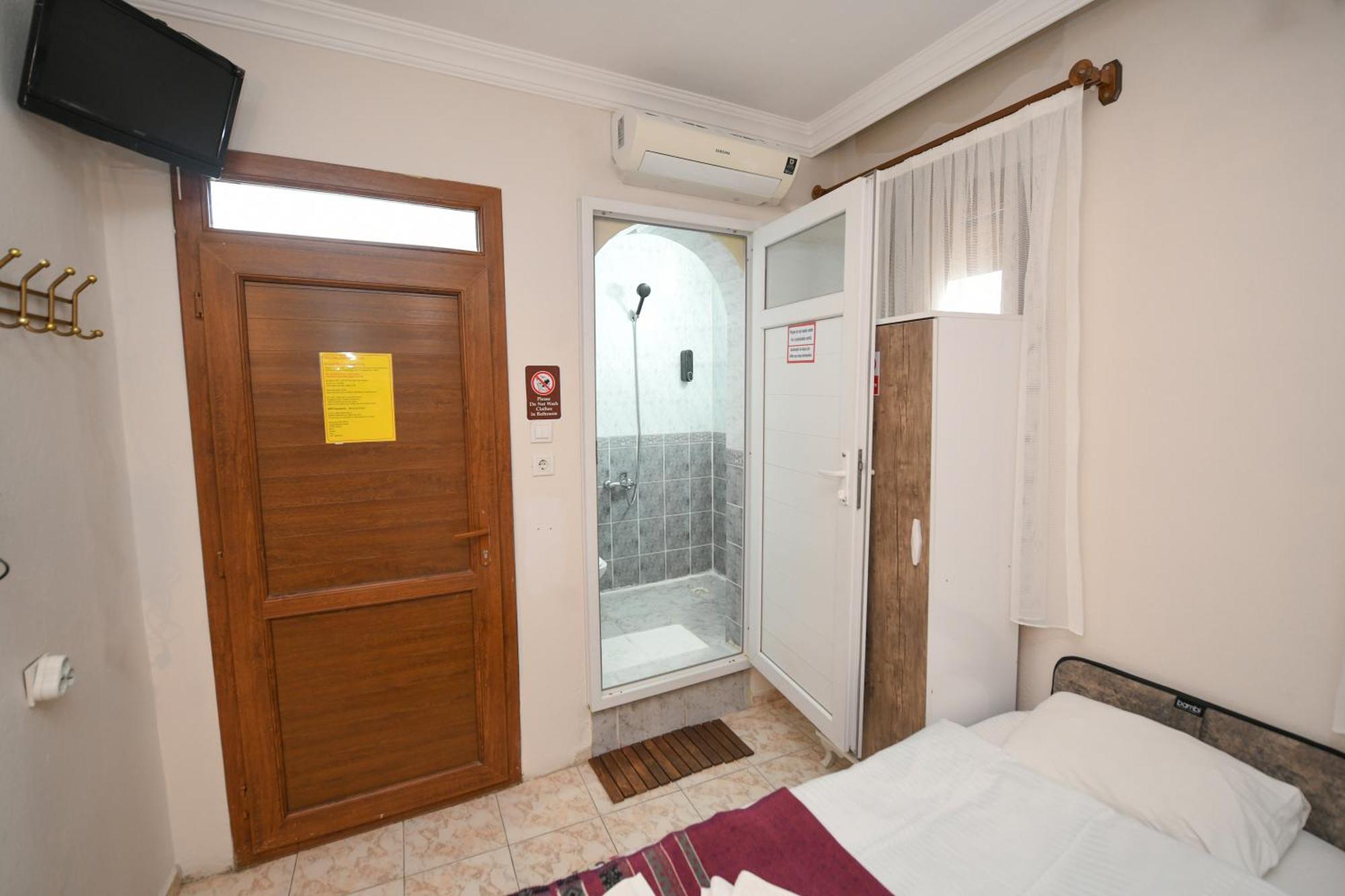 סלצ'וק Anz Guest House Pansiyon מראה חיצוני תמונה