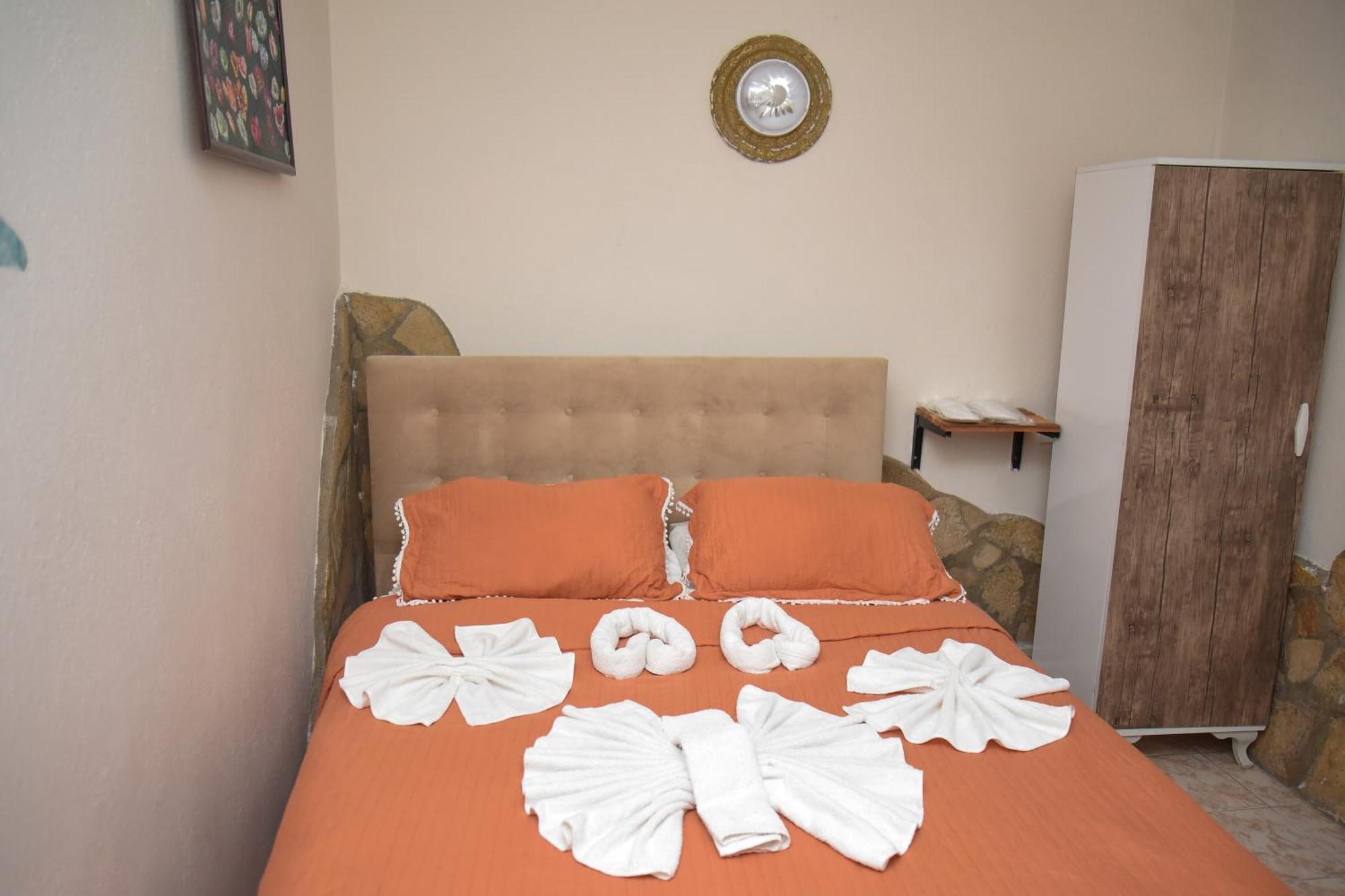 סלצ'וק Anz Guest House Pansiyon מראה חיצוני תמונה