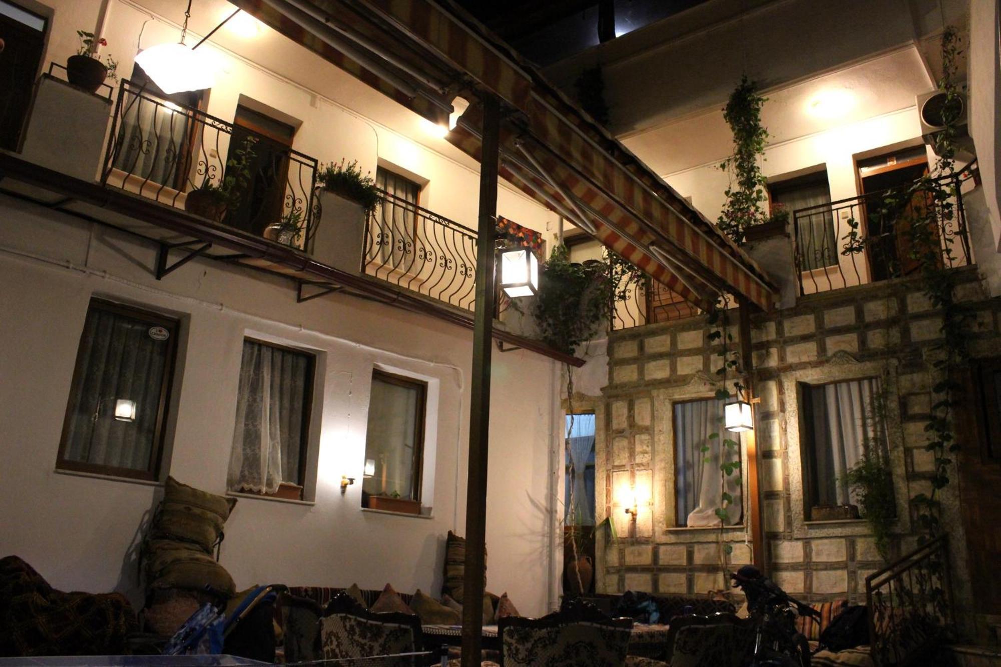 סלצ'וק Anz Guest House Pansiyon מראה חיצוני תמונה
